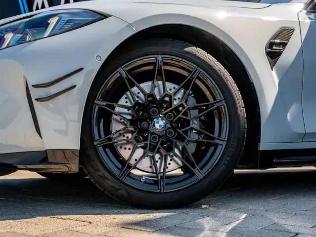 BMW M3 view 2