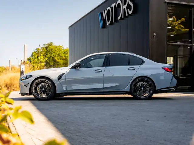 BMW M3 view 3