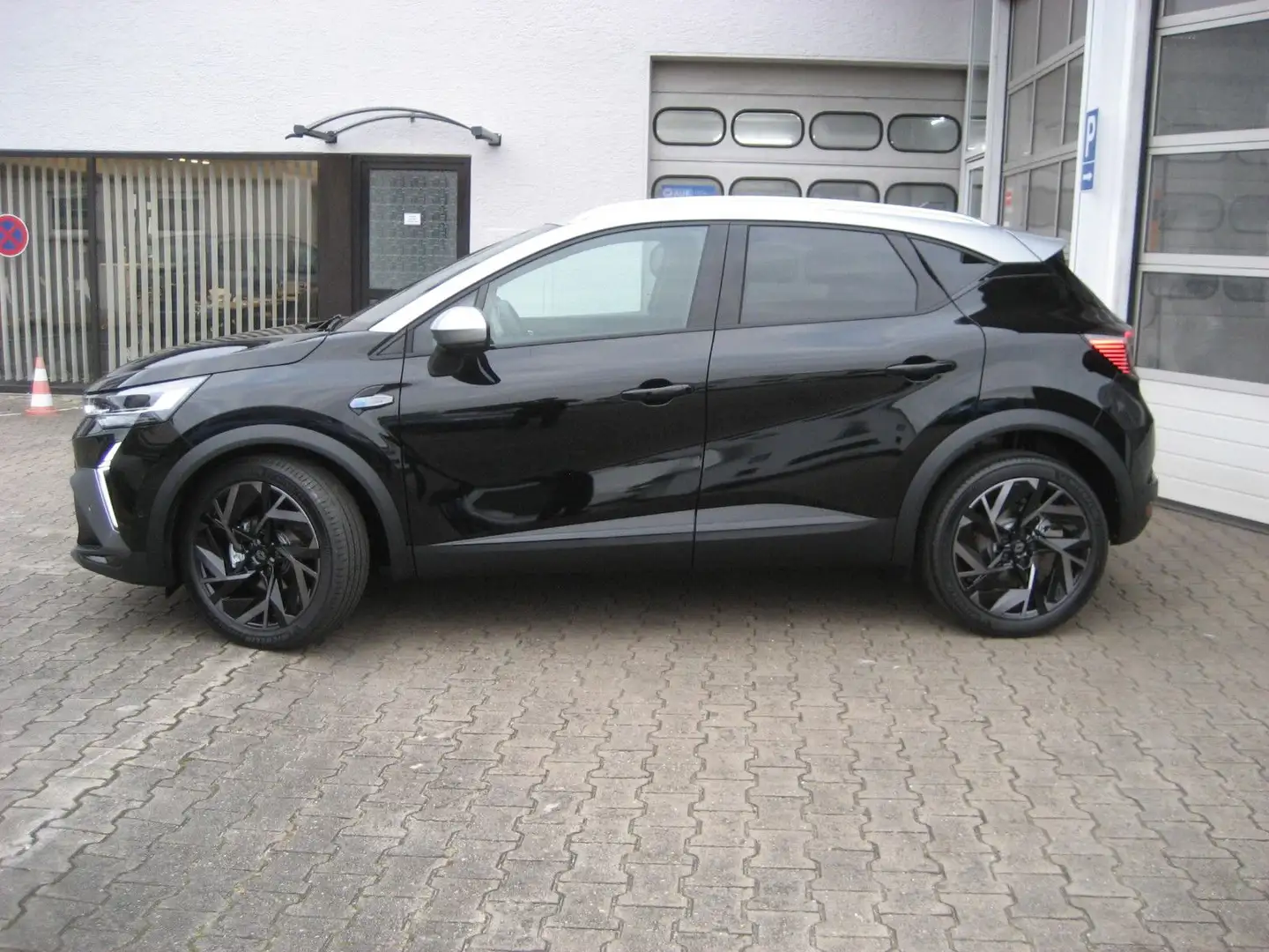 Renault Captur Mild Hybrid 160 EDC Esprit Alpine Schwarz - 2