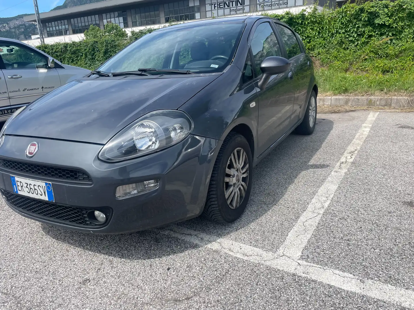 Fiat Punto Punto 5p 1.3 mjt II 16v Lounge s Gris - 2