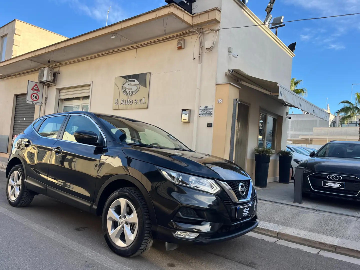 Nissan Qashqai 1.5 dci 115cv Business *NAVI*RETROCAM* Noir - 1