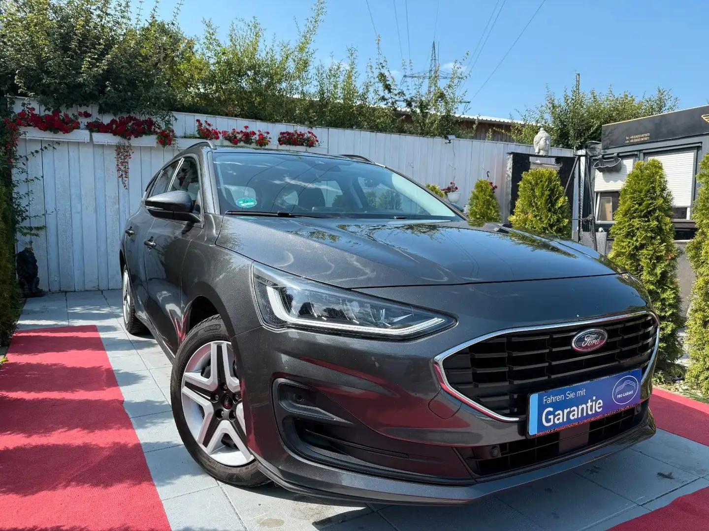 Ford Focus Turnier Cool & Connect Grau - 1