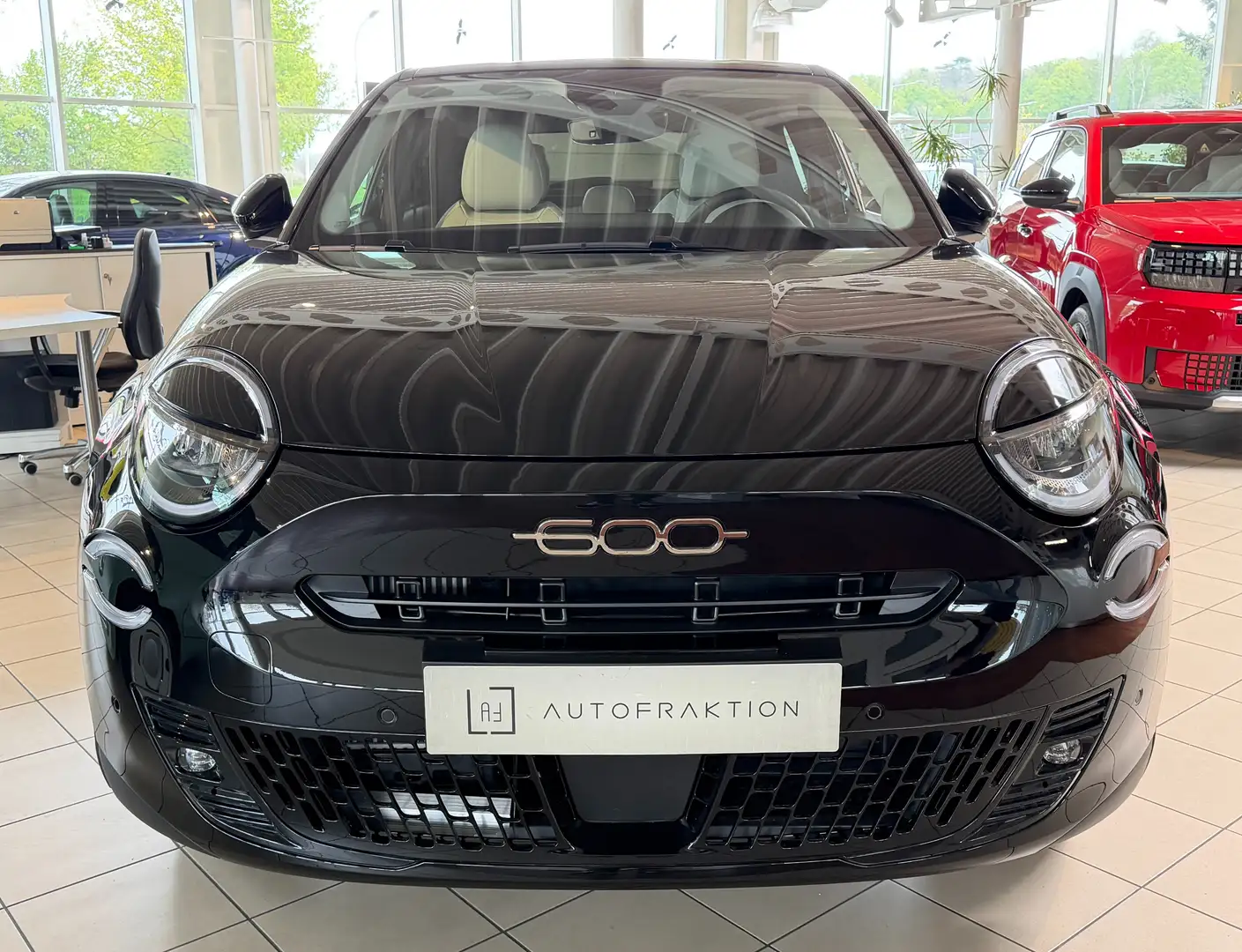 Fiat 600 Hybrid La Prima Schwarz - 2