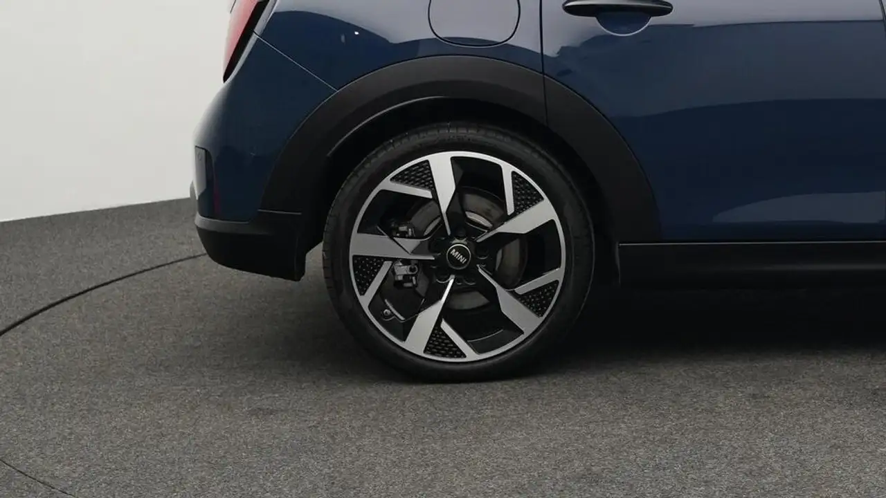 MINI Cooper C Favoured Trim 12