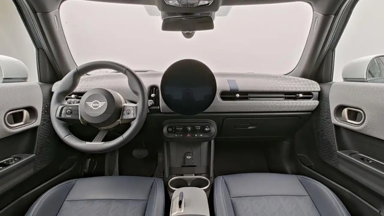 MINI Cooper C Favoured Trim 14