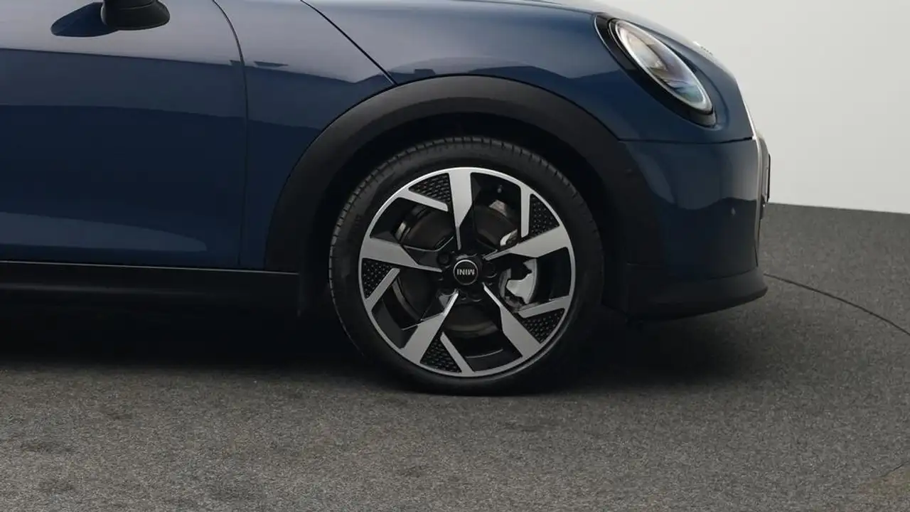 MINI Cooper C Favoured Trim 11
