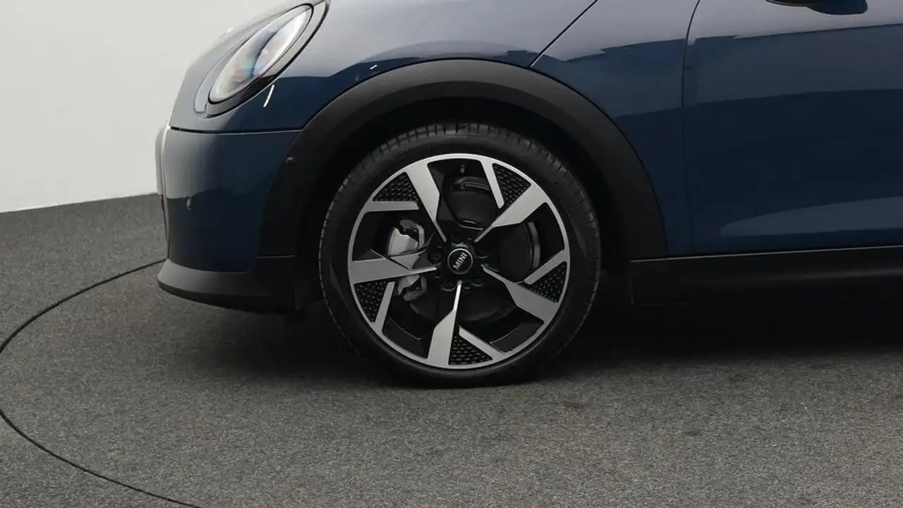 MINI Cooper C Favoured Trim 13