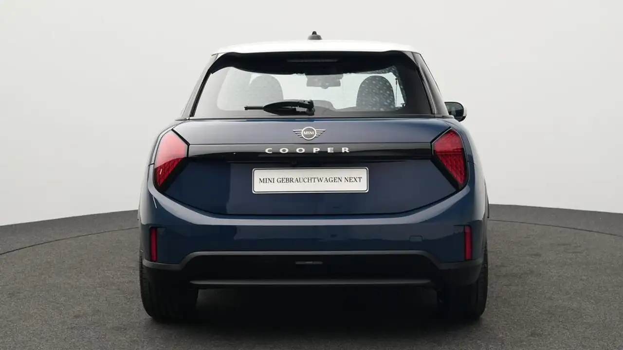 MINI Cooper C Favoured Trim 24