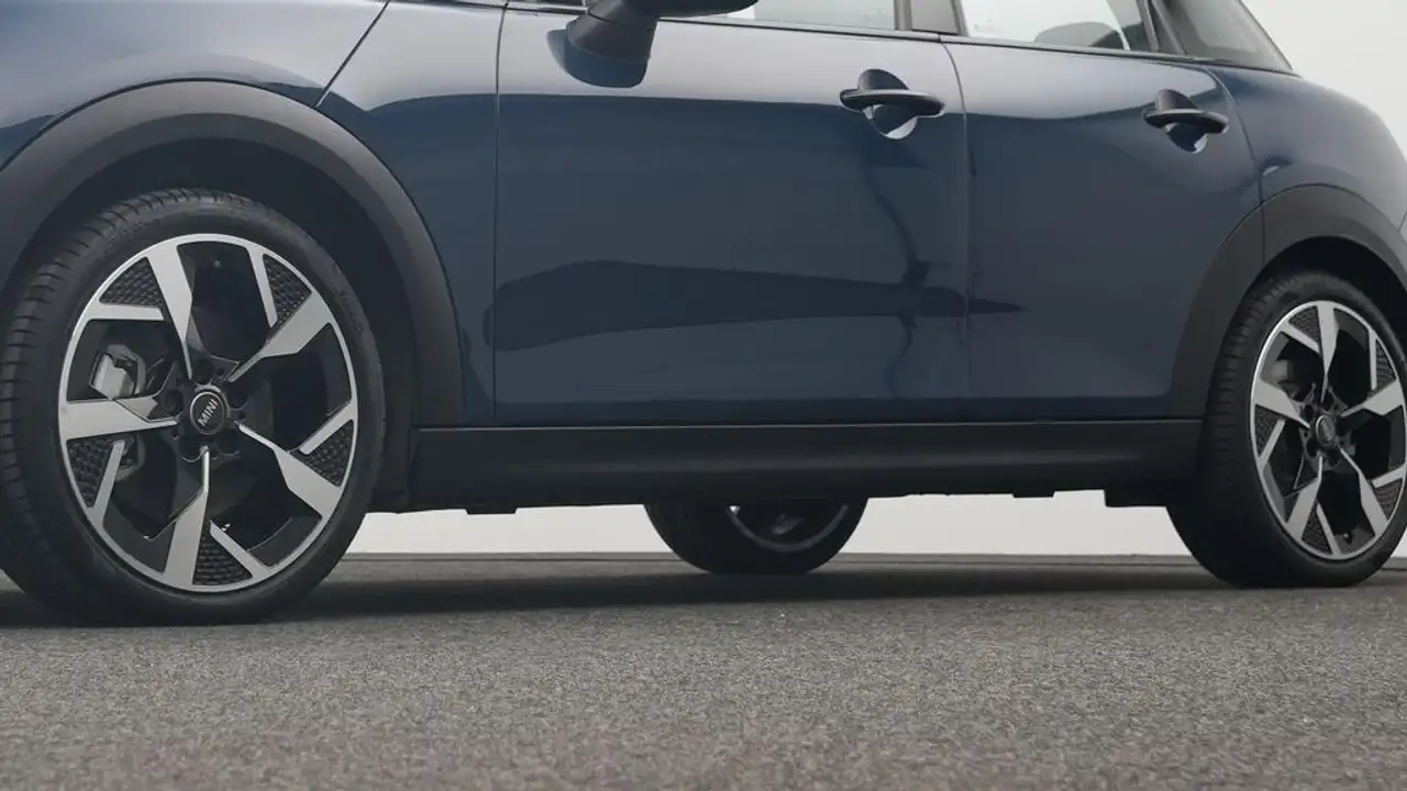 MINI Cooper C Favoured Trim 17