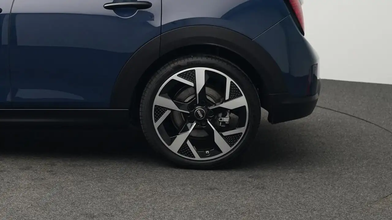 MINI Cooper C Favoured Trim 10