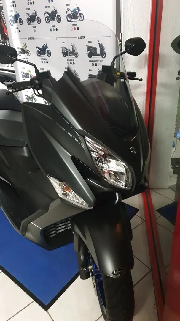 Suzuki Burgmann AN 400 Negro - 2
