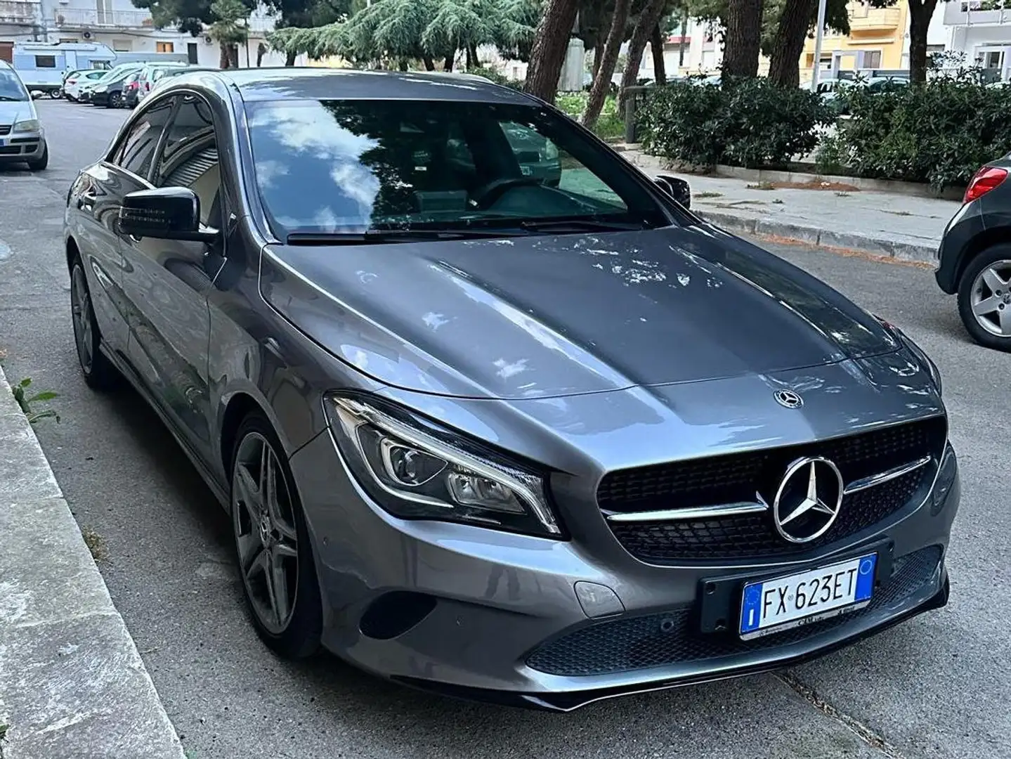Mercedes-Benz 200 Cla 200d Šedá - 2