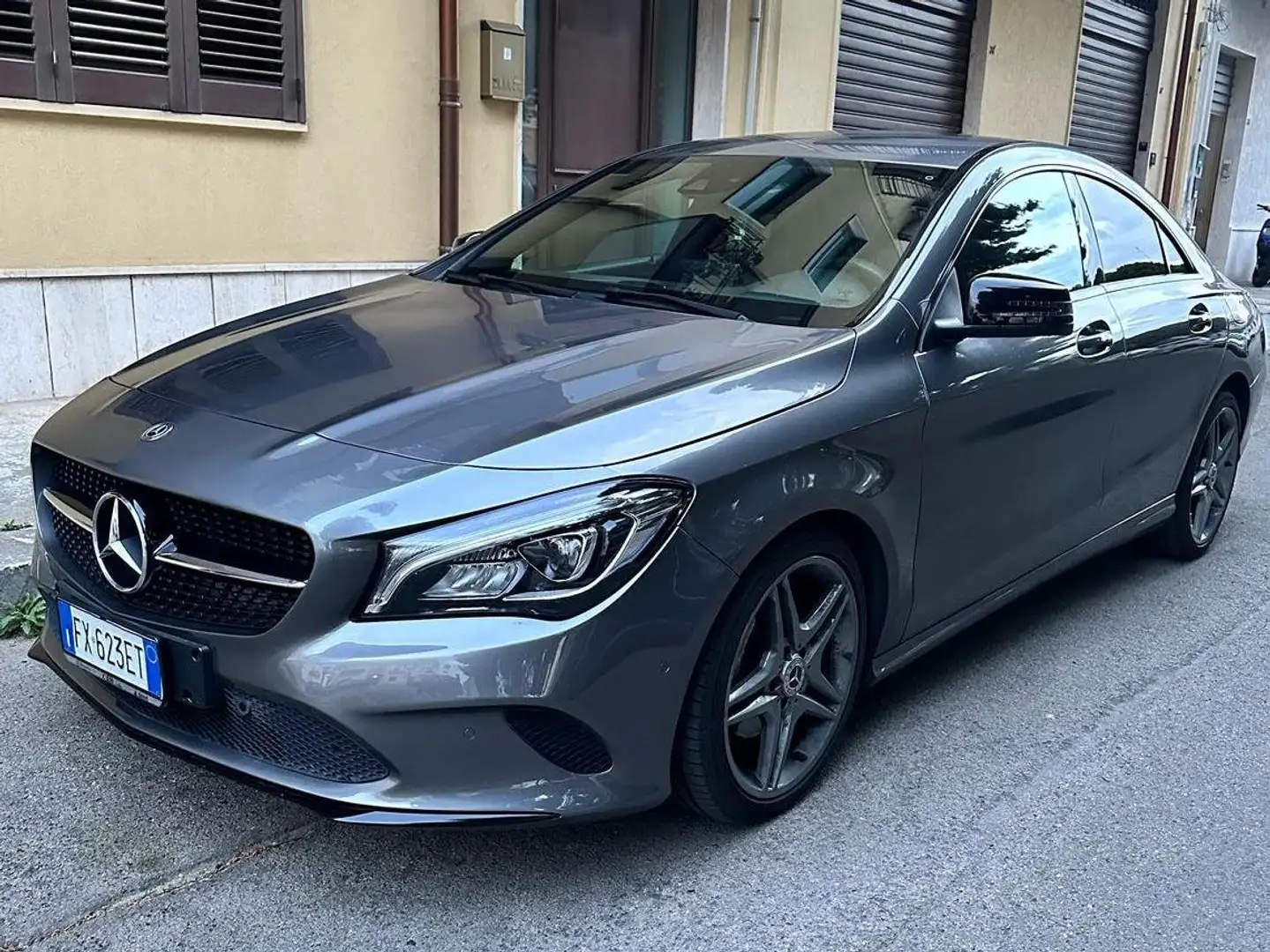 Mercedes-Benz 200 Cla 200d Šedá - 1