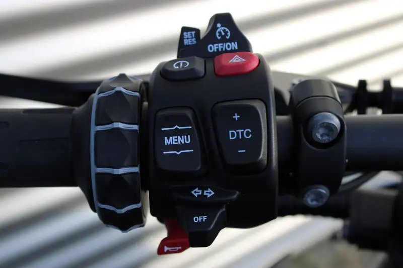 BMW M 1000 R - foto 8