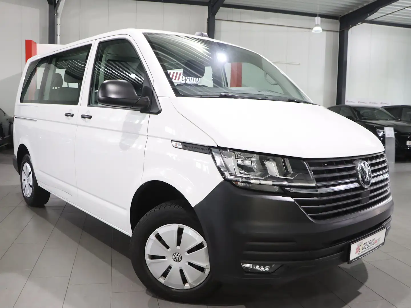 Volkswagen T6.1 Transporter KOMBI 2.0 TDI 9-SITZER, NAVI-DM Wit - 2