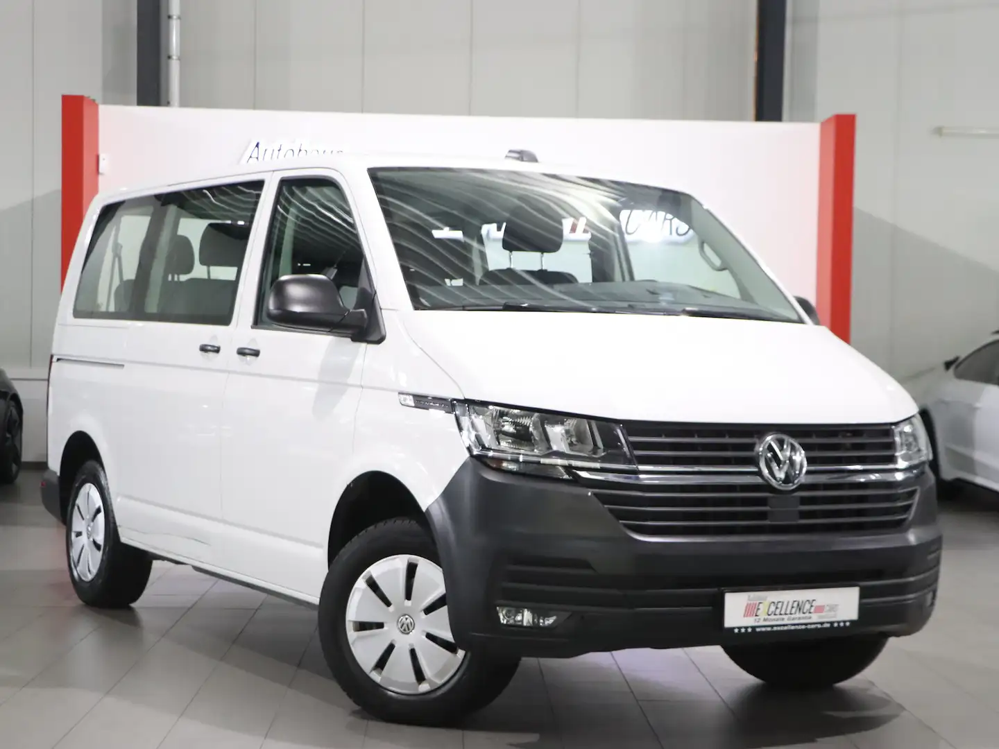 Volkswagen T6.1 Transporter KOMBI 2.0 TDI 9-SITZER, NAVI-DM Wit - 1