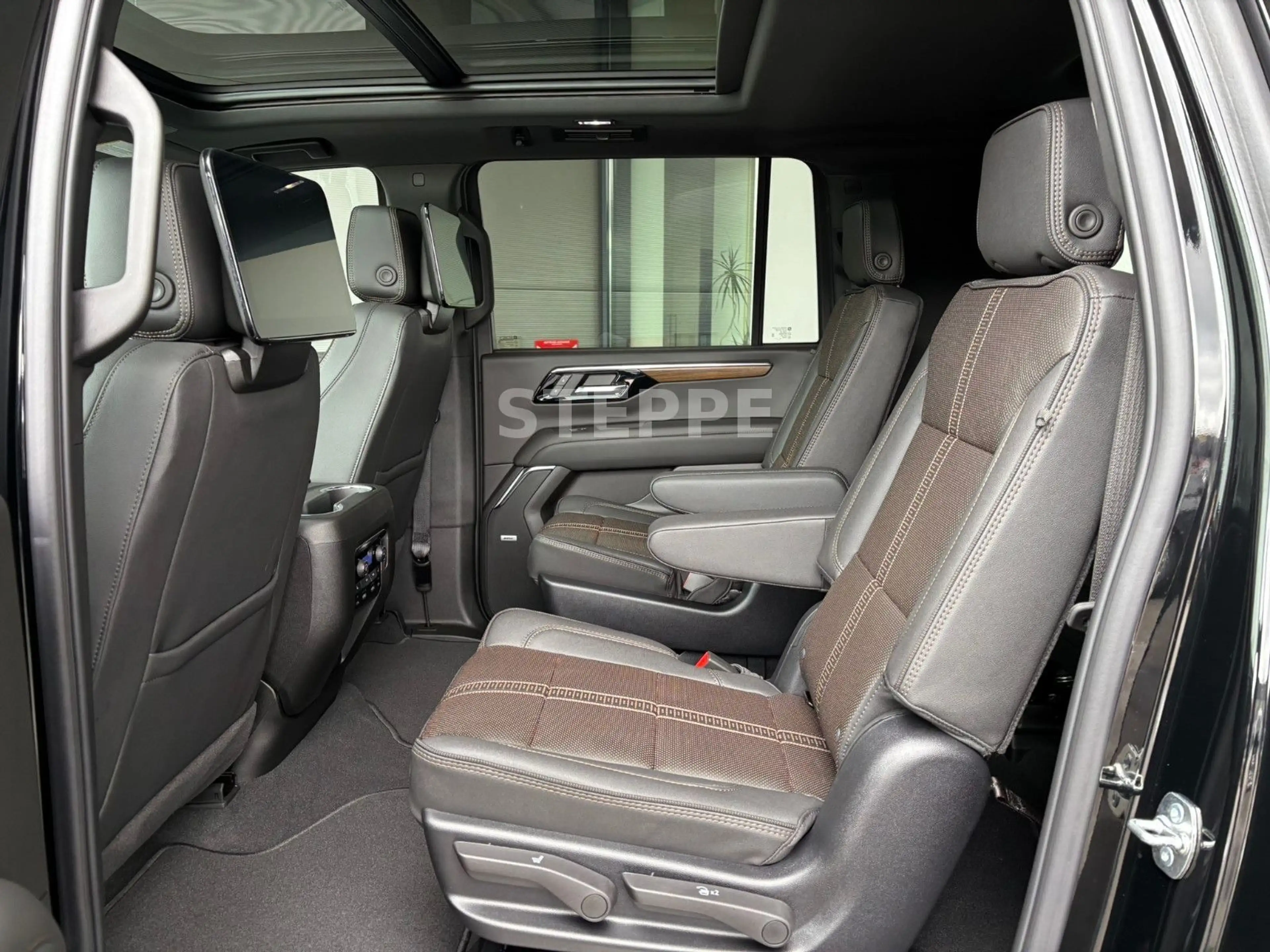 Chevrolet Suburban MY26 Suburban 6,2 High Country AHK 24" Luftfed. — photo 11
