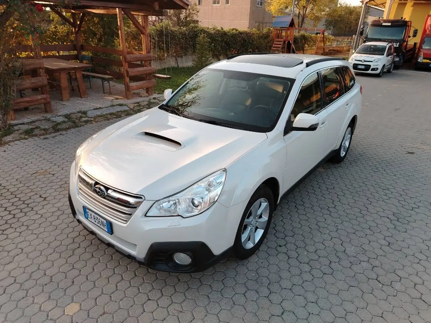 Subaru OUTBACK Outback 2.0d Trend Leather Blanc - 1
