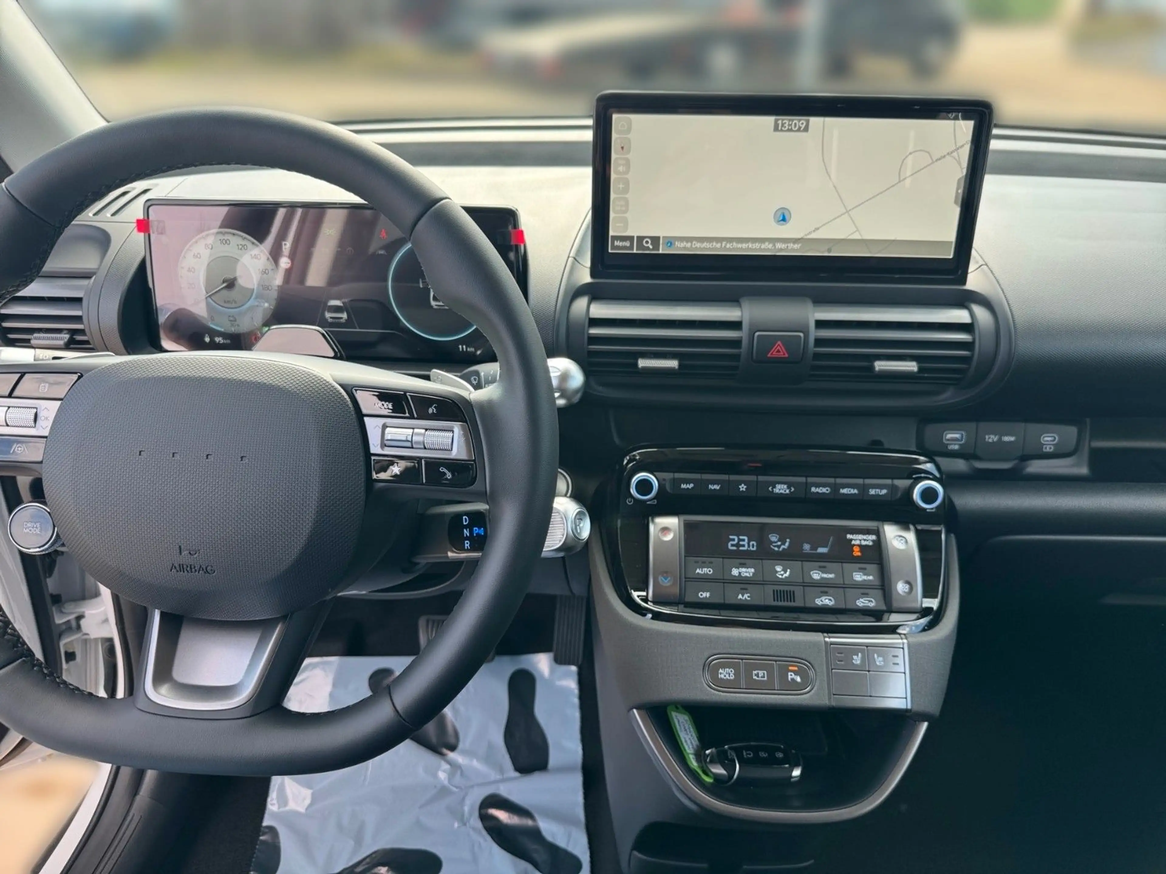Hyundai Inster Elektro Trend 85 KLA DAB SZH — photo 10