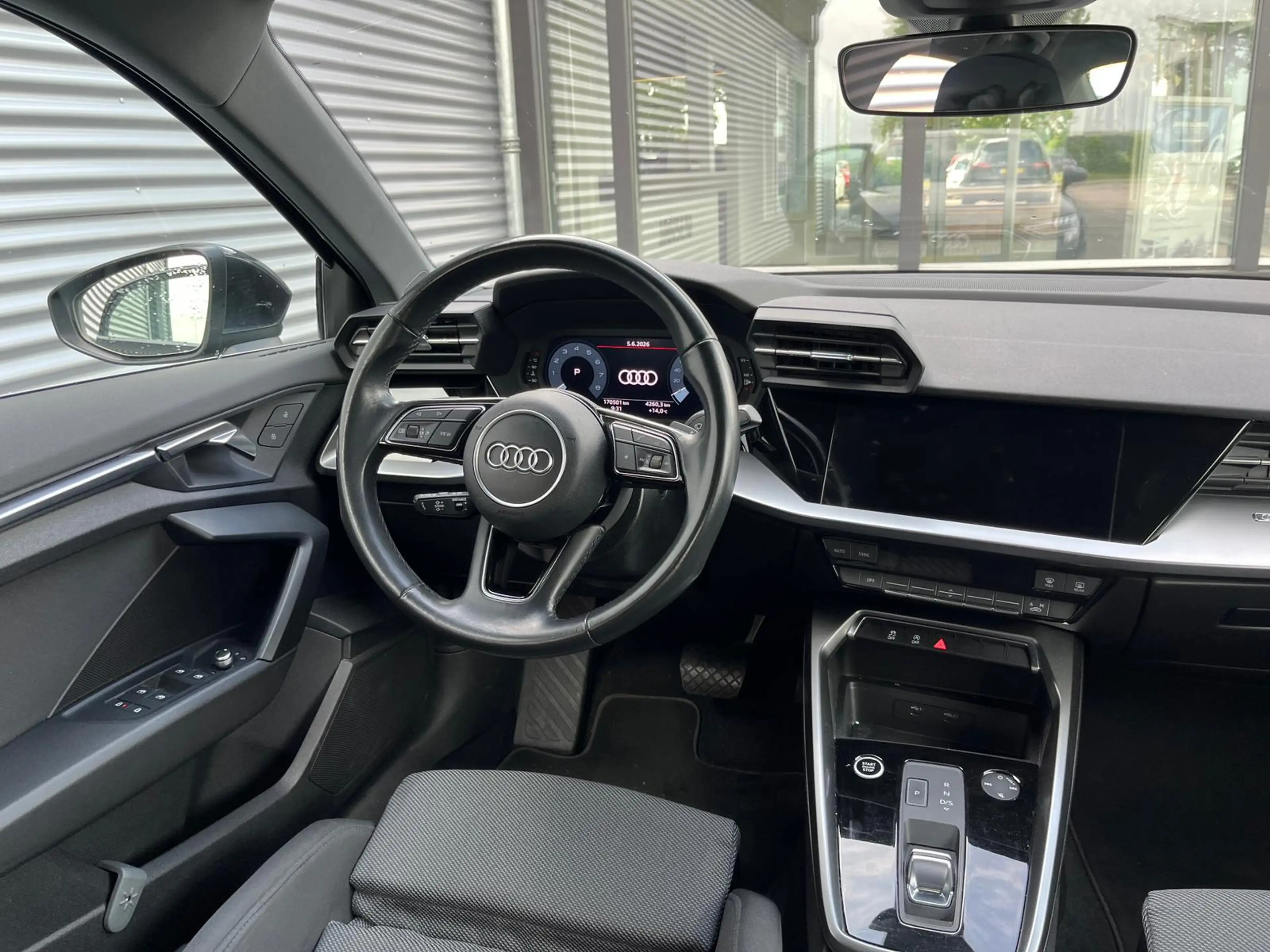 Audi A3 Limousine 30 TFSI Advanced edition — photo 2