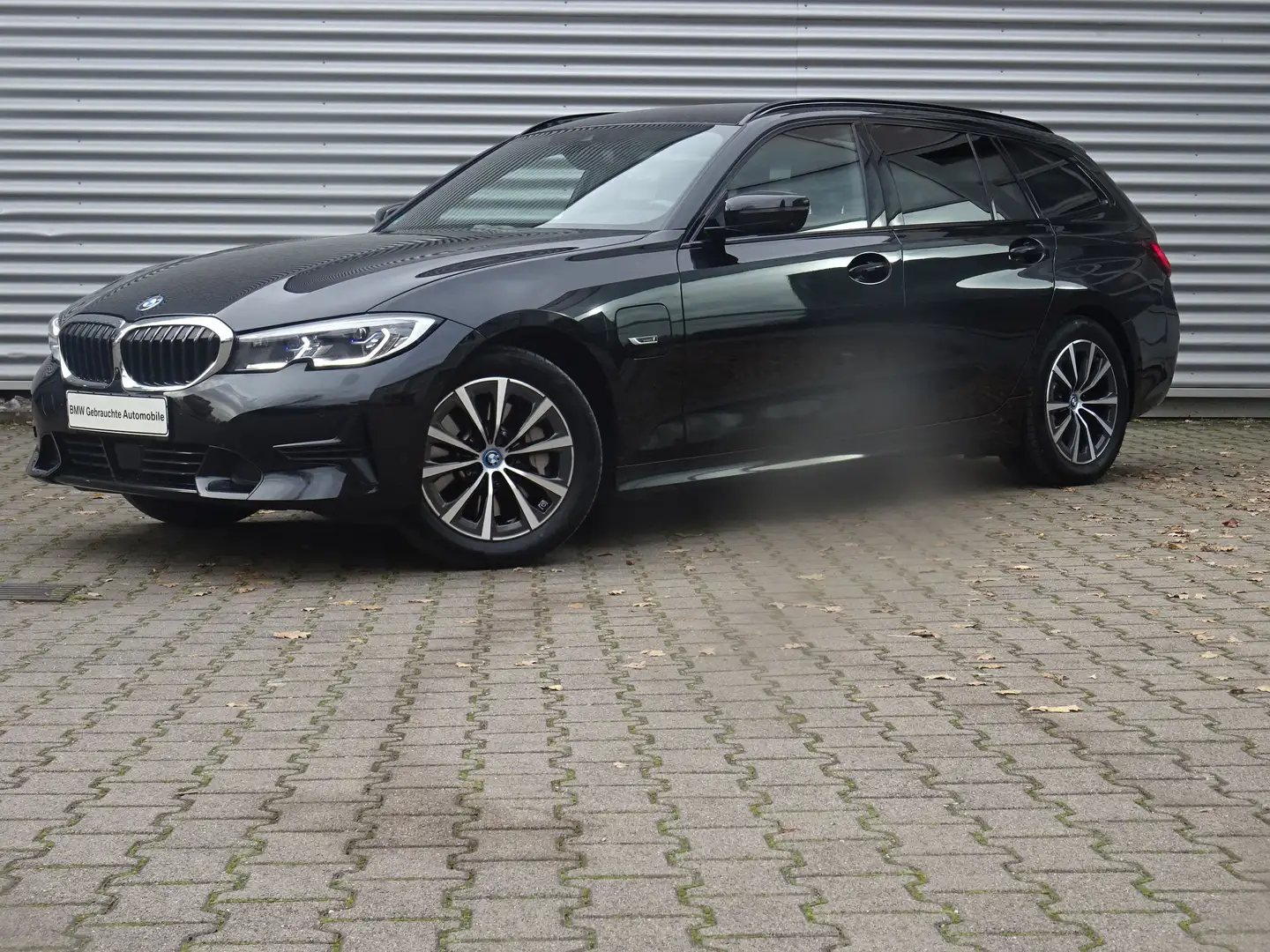 BMW 330 e Tour. Sport Line Laser ACC HuD360° DriveAss Schwarz - 1