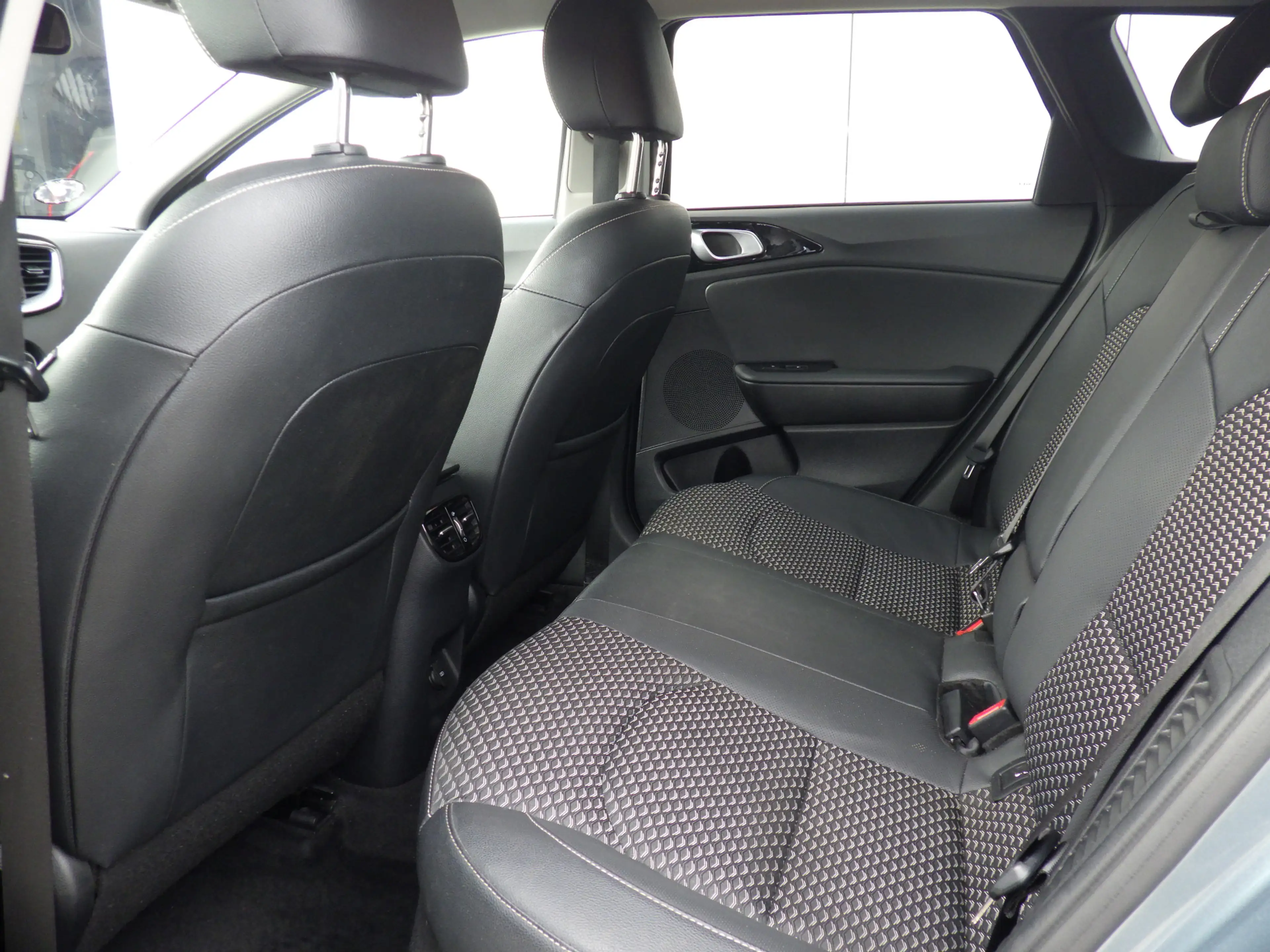 Kia Ceed SW / cee'd SW Sportswagon 1.6 GDI PHEV AUT, ExecutiveLine, Plug- — photo 23