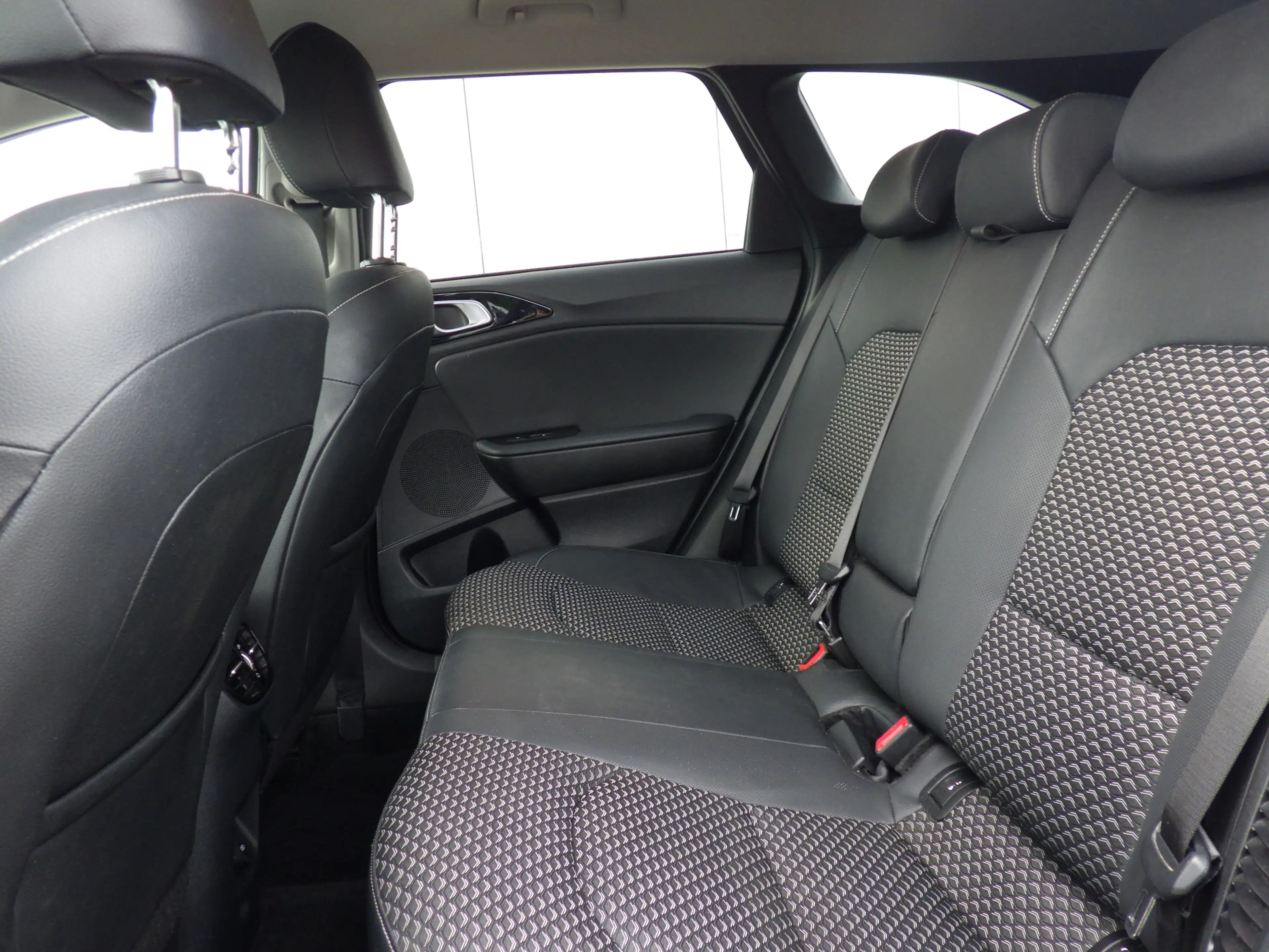 Kia Ceed SW / cee'd SW Sportswagon 1.6 GDI PHEV AUT, ExecutiveLine, Plug- — photo 24