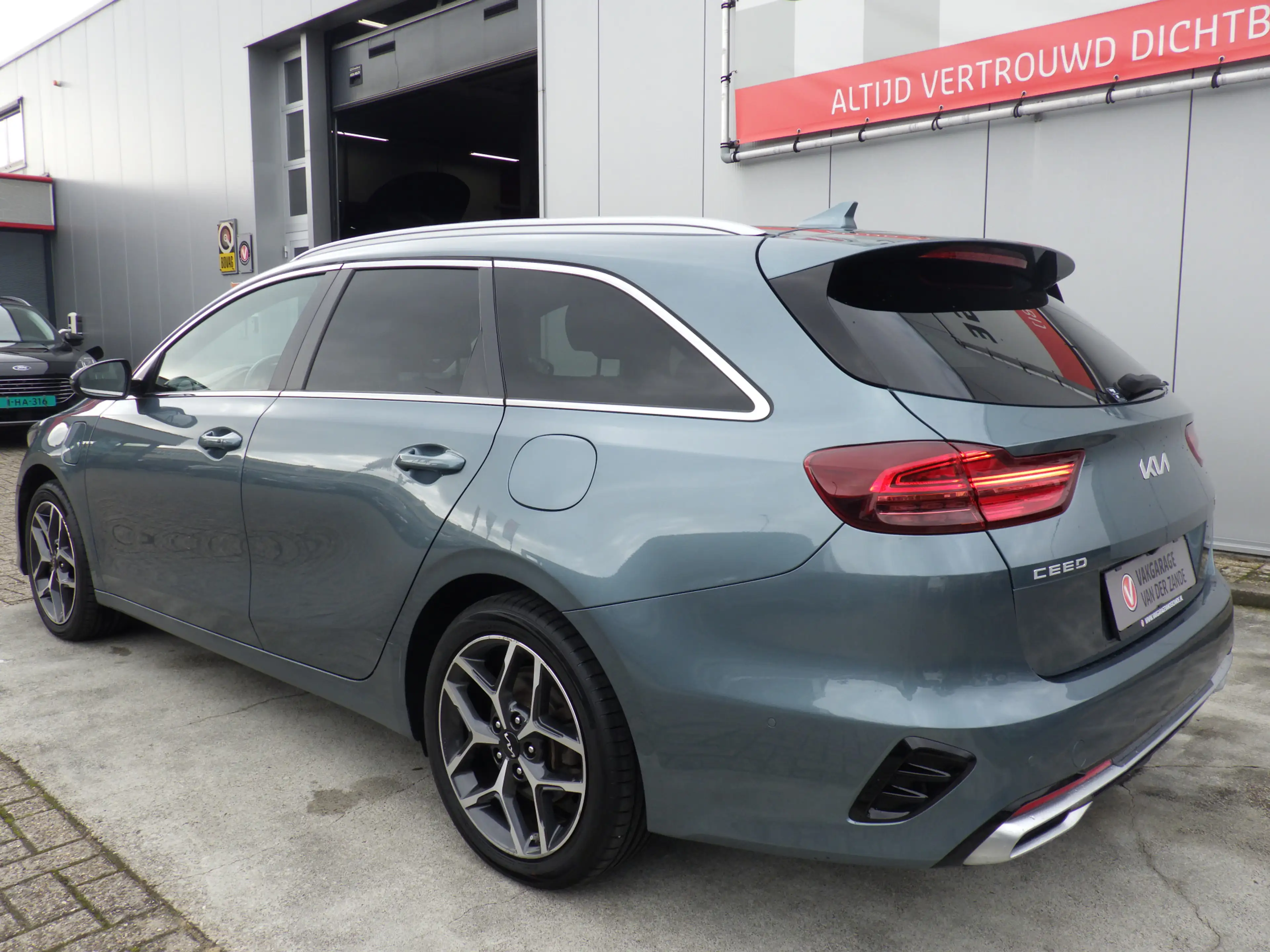 Kia Ceed SW / cee'd SW Sportswagon 1.6 GDI PHEV AUT, ExecutiveLine, Plug- — photo 3