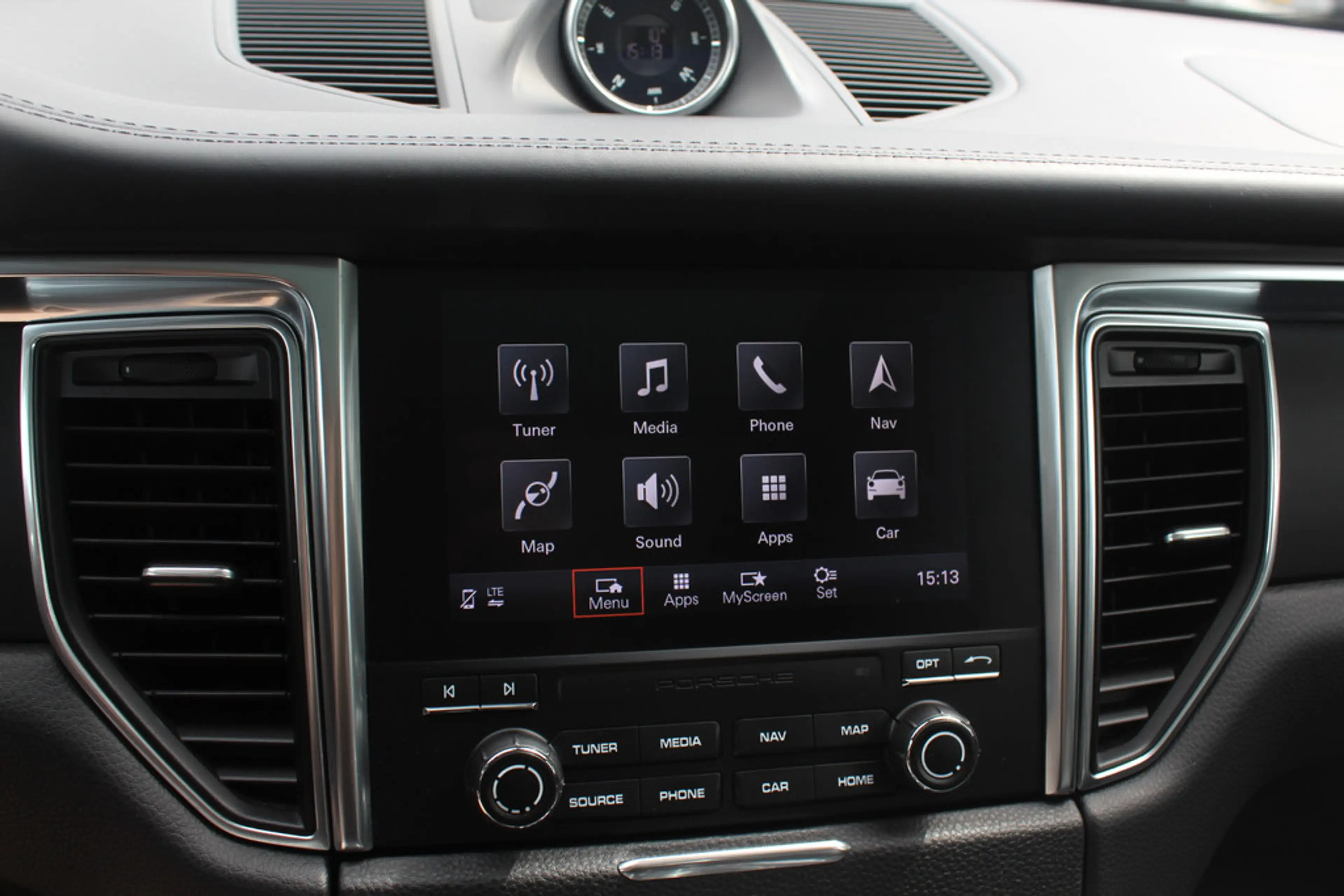 Porsche Macan 2.0 / Panoramadak / Camera / Luchtvering / Sportde — photo 22