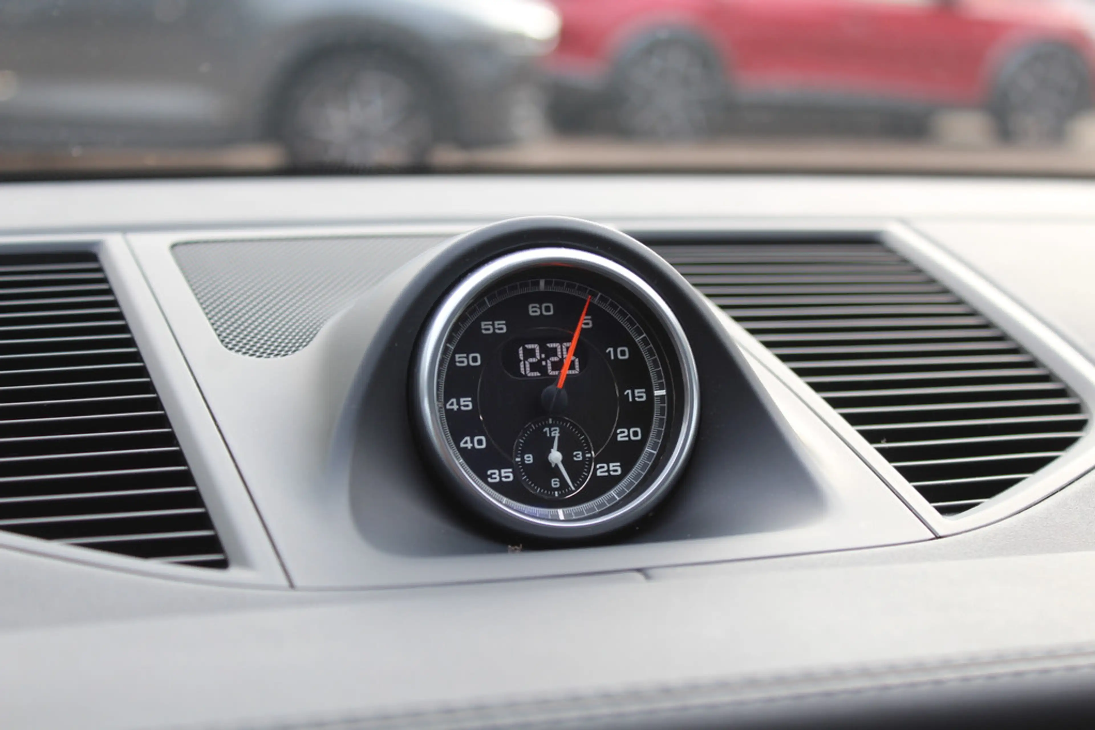 Porsche Macan 2.0 / Panoramadak / Camera / Luchtvering / Sportde — photo 30