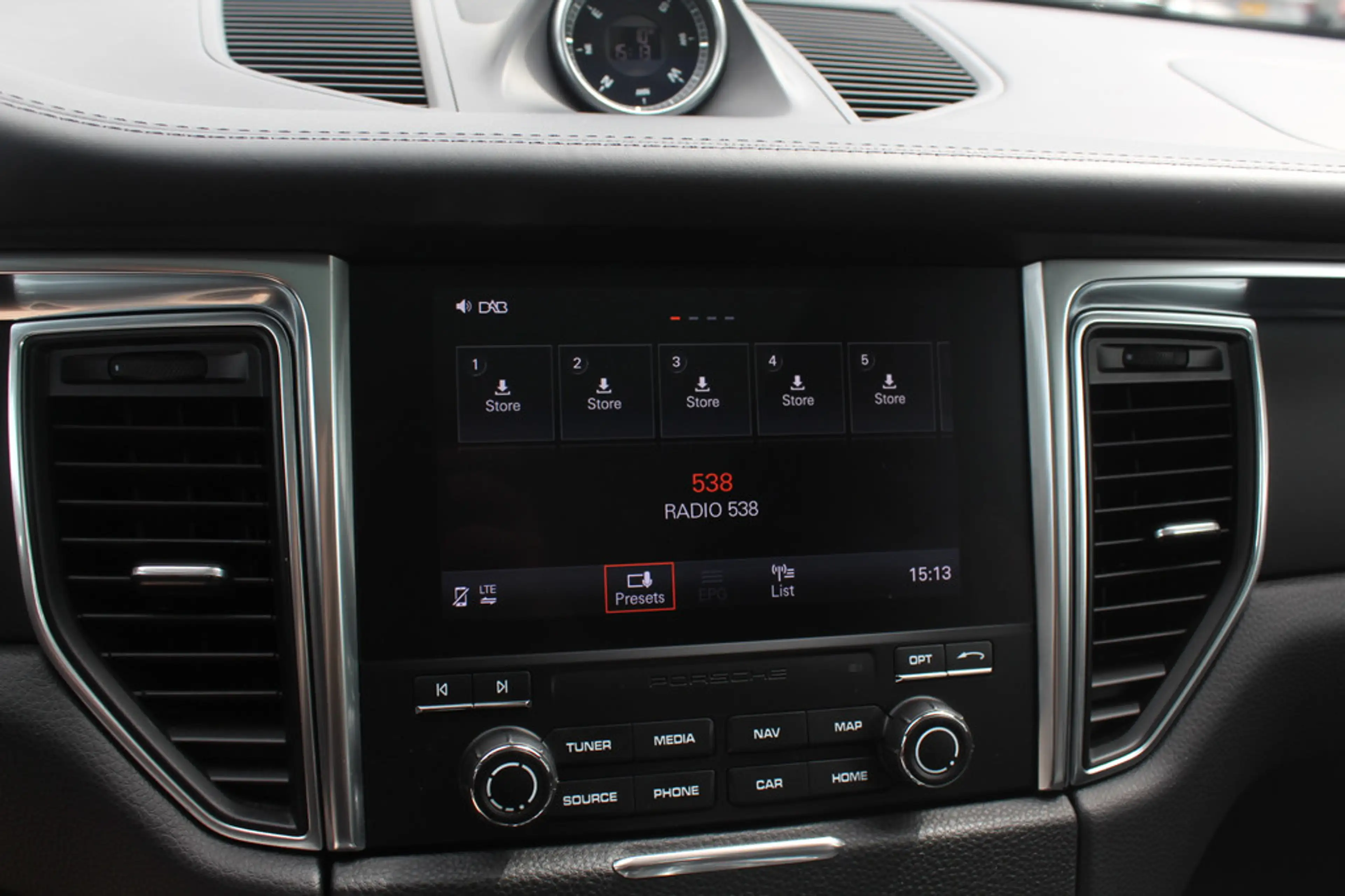 Porsche Macan 2.0 / Panoramadak / Camera / Luchtvering / Sportde — photo 20