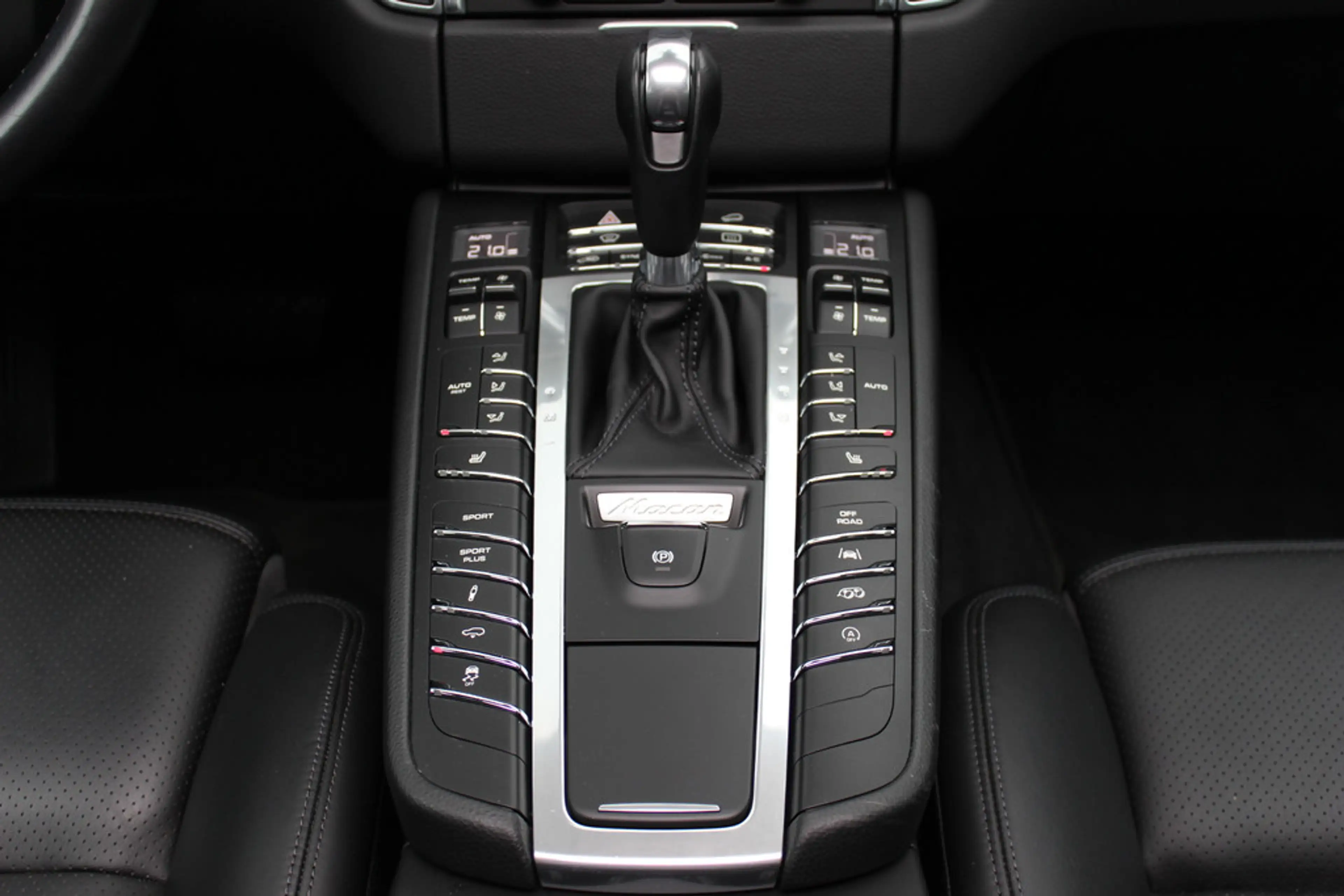 Porsche Macan 2.0 / Panoramadak / Camera / Luchtvering / Sportde — photo 23