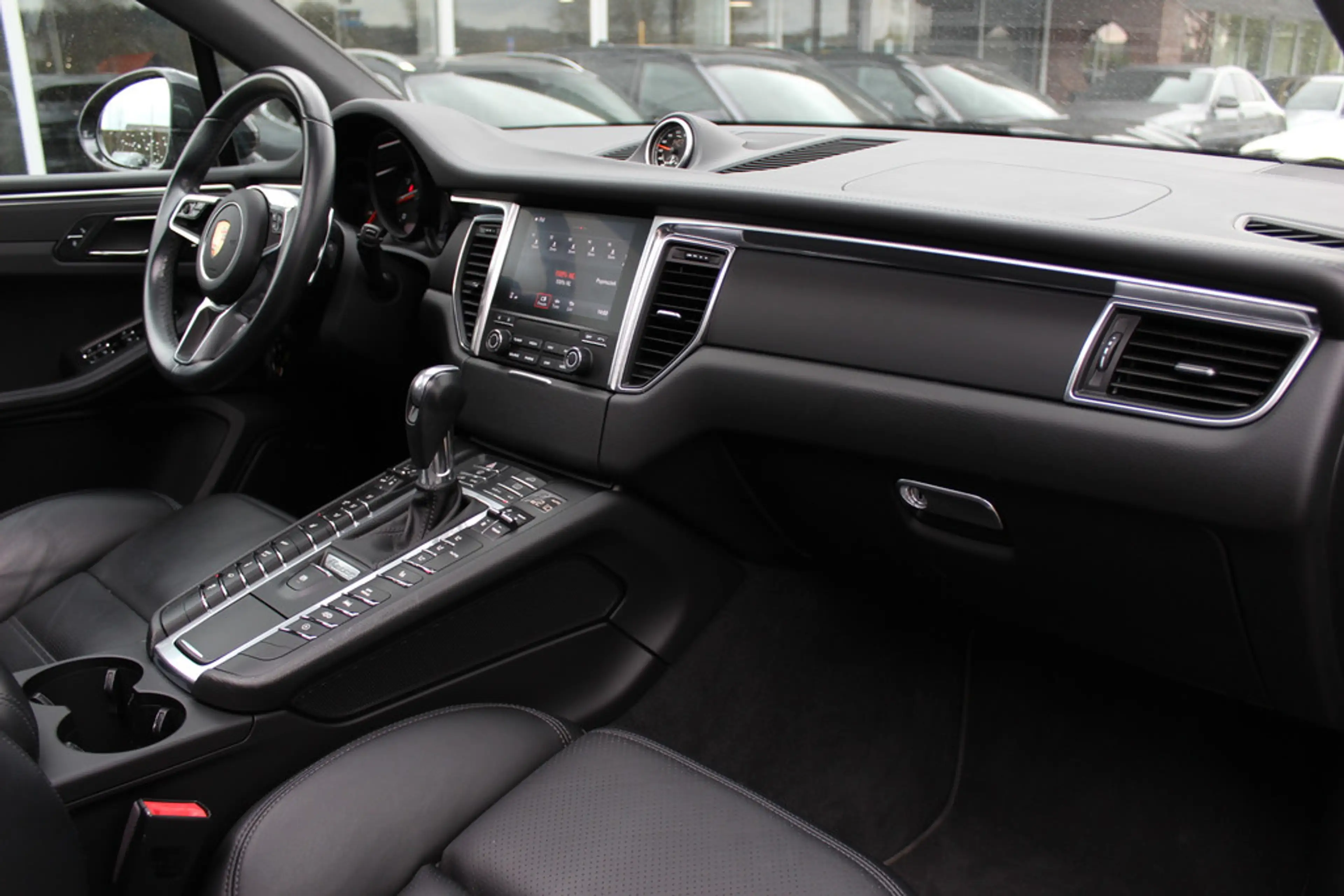 Porsche Macan 2.0 / Panoramadak / Camera / Luchtvering / Sportde — photo 13