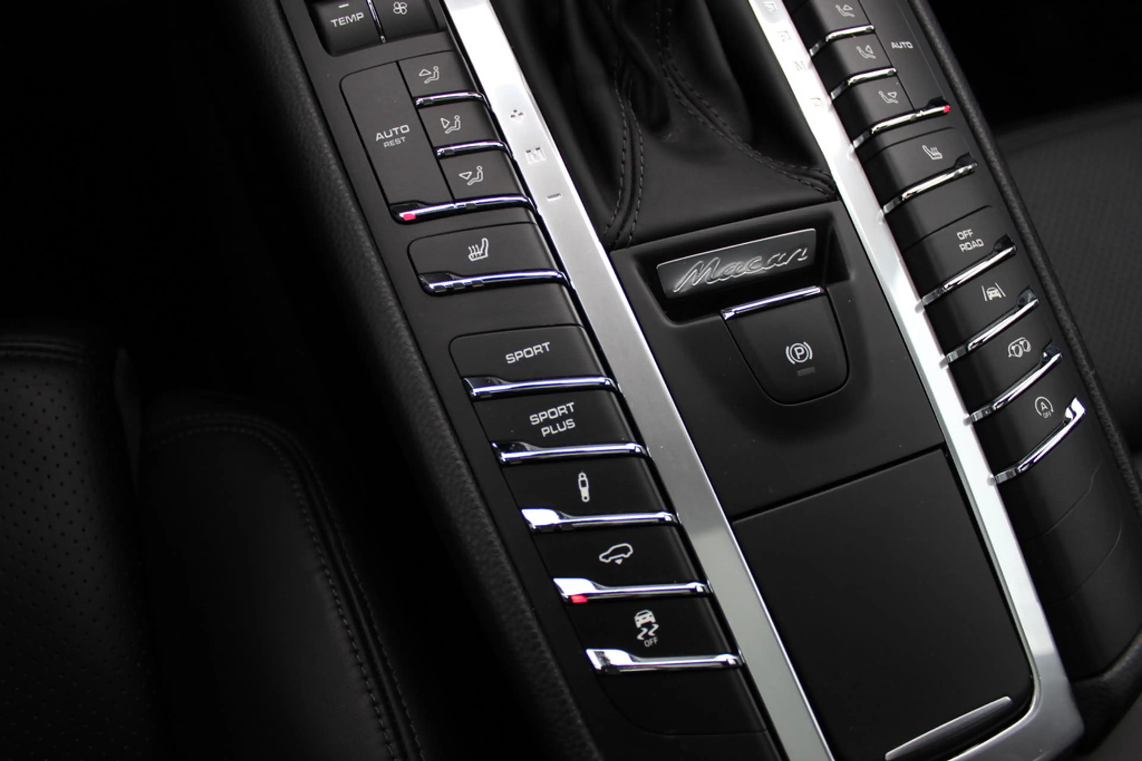 Porsche Macan 2.0 / Panoramadak / Camera / Luchtvering / Sportde — photo 25