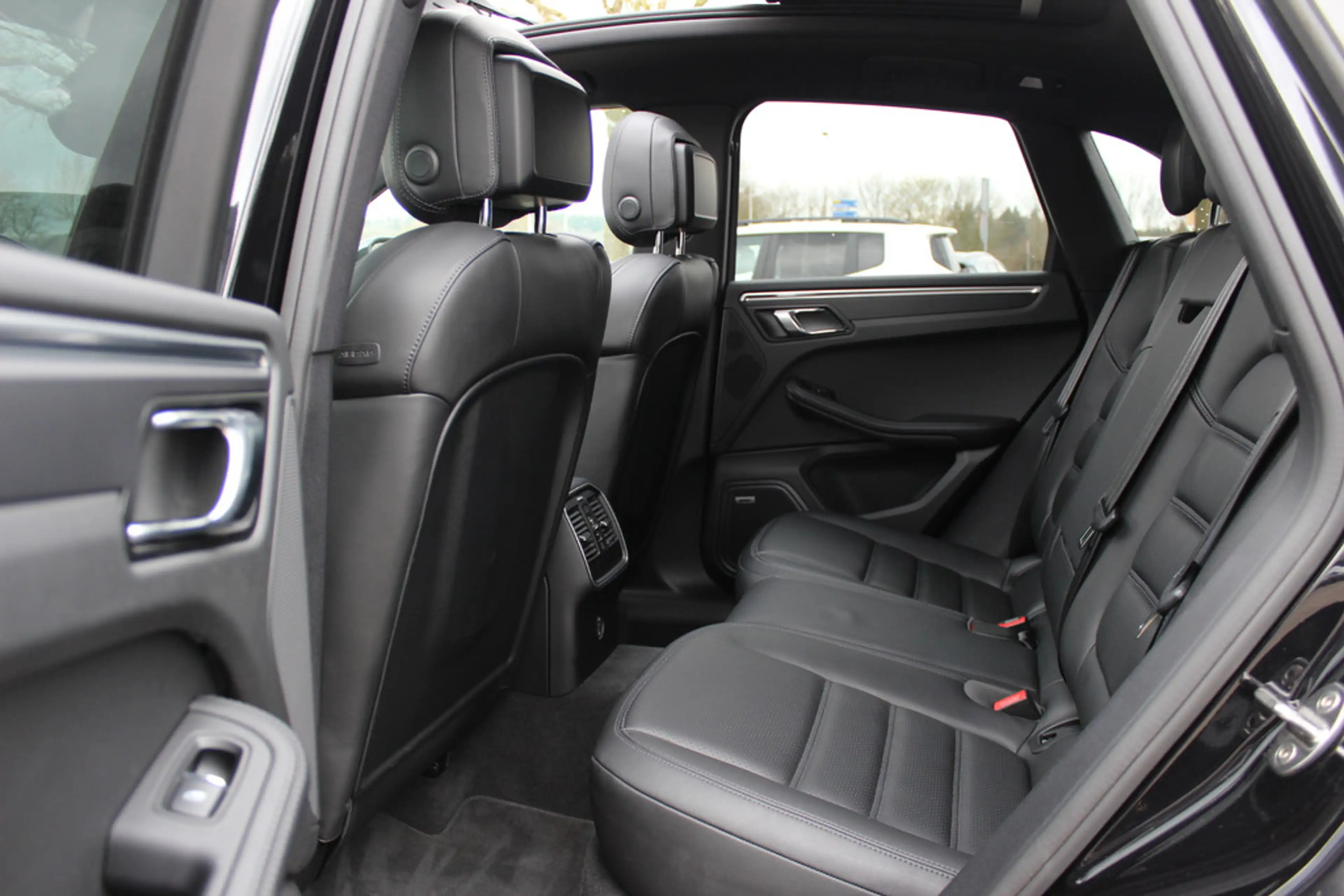 Porsche Macan 2.0 / Panoramadak / Camera / Luchtvering / Sportde — photo 11