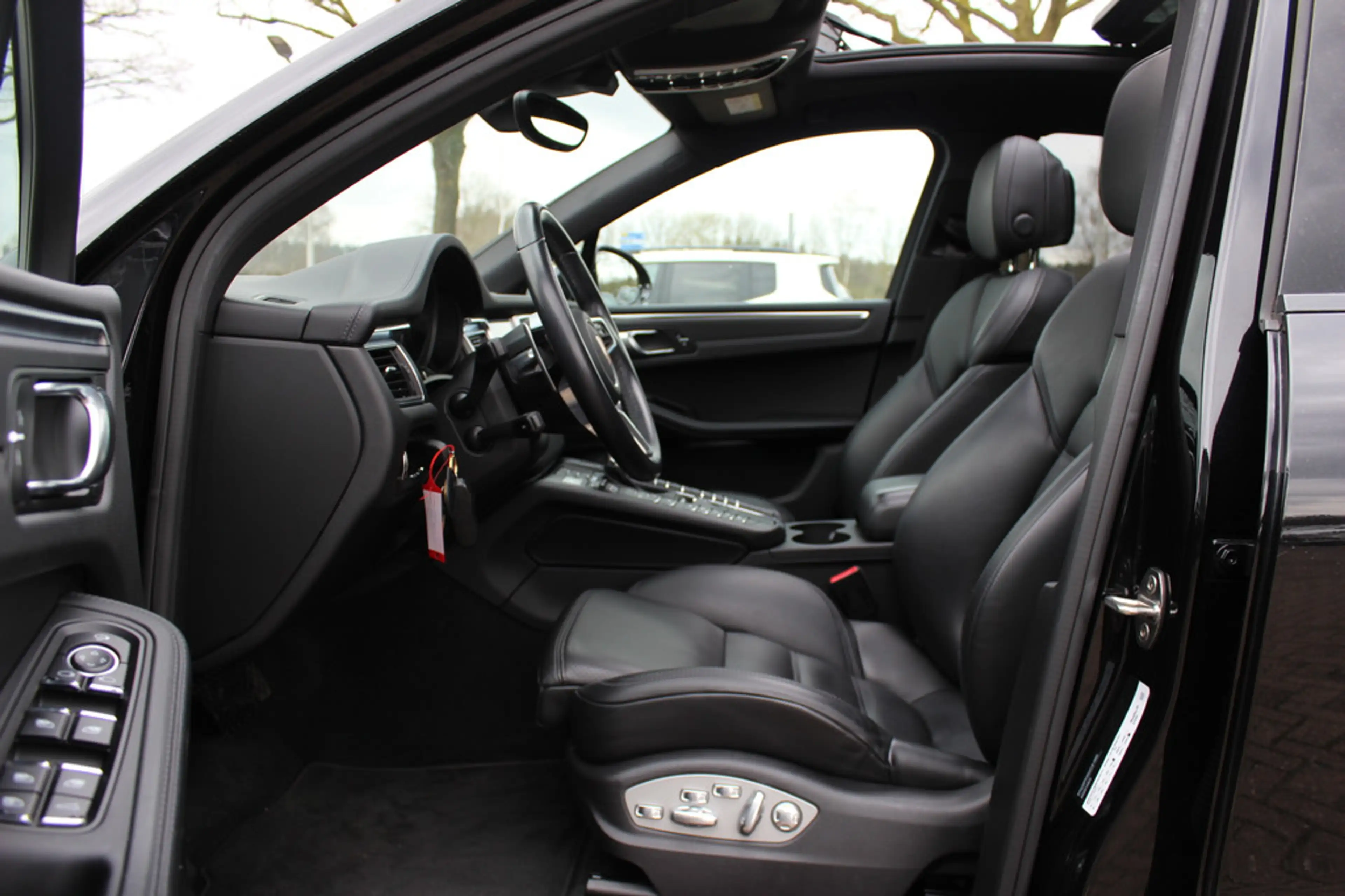 Porsche Macan 2.0 / Panoramadak / Camera / Luchtvering / Sportde — photo 10