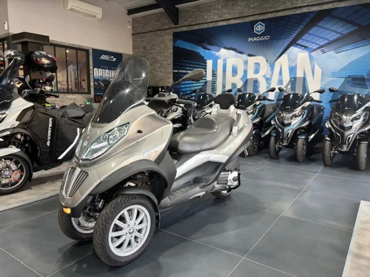 Piaggio MP3 300