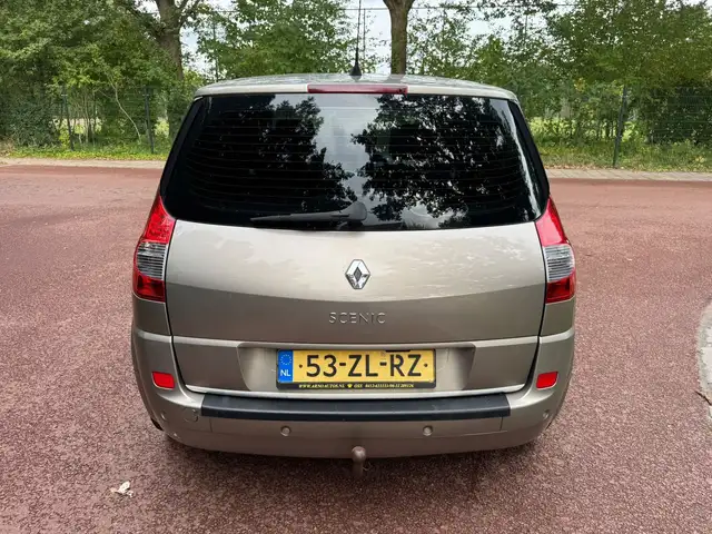 Renault Scenic view 5