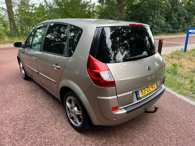 Renault Scenic view 4