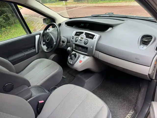 Renault Scenic view 10