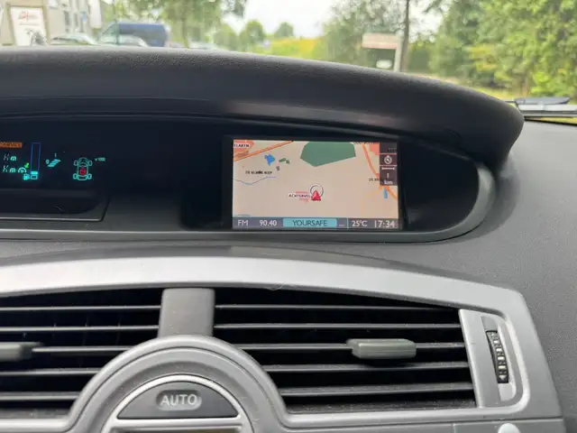 Renault Scenic view 12