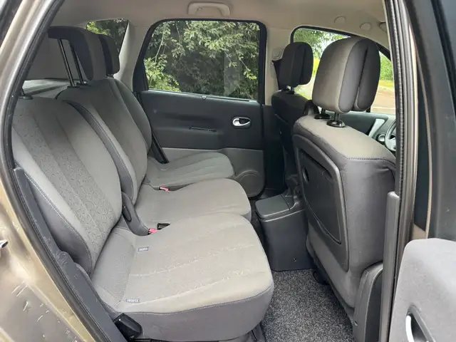 Renault Scenic view 14