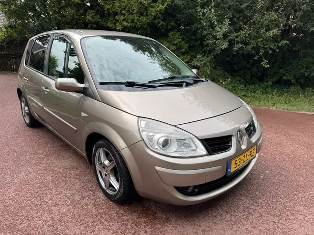 Renault Scenic view 9