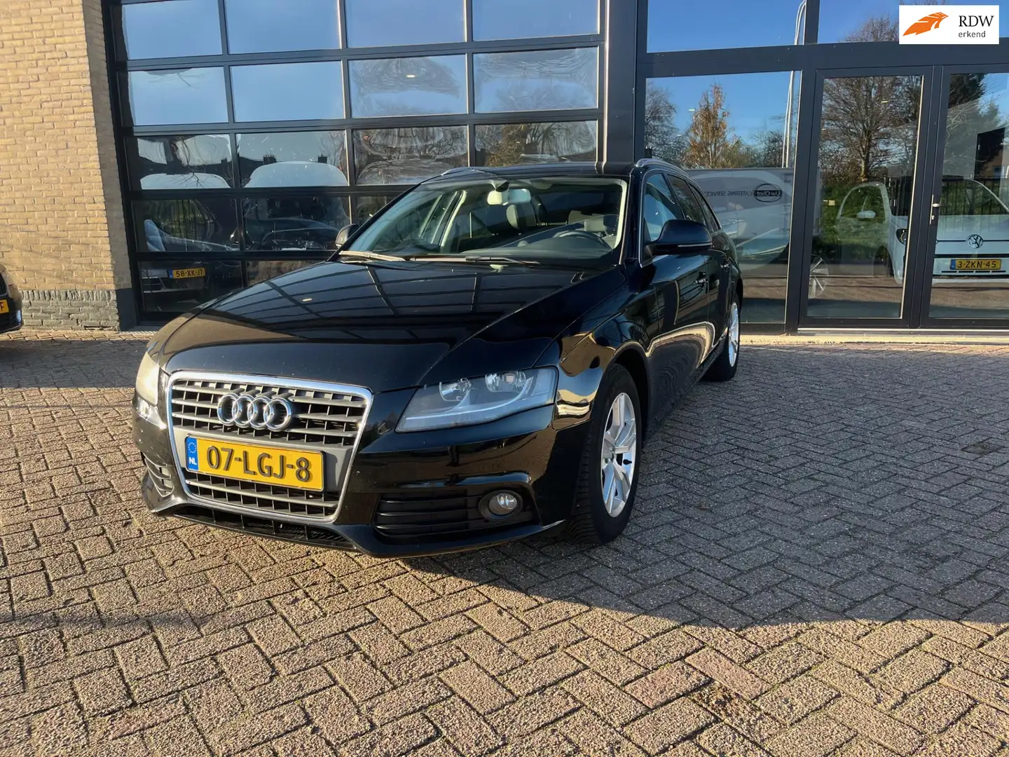Audi A4 Avant 1.8 TFSI , trekhaak, Youngtimer Zwart - 1