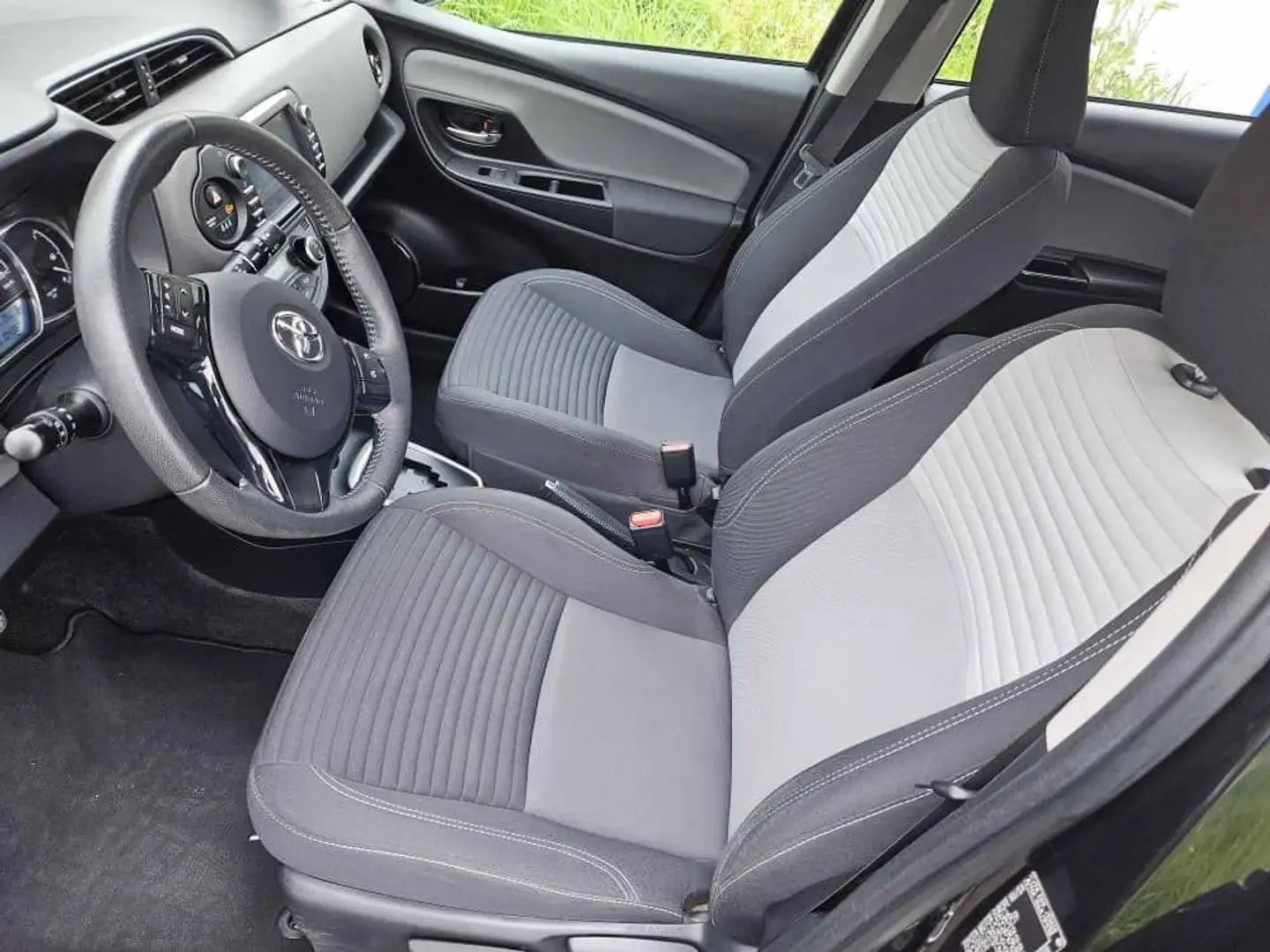 Toyota Yaris Yaris 100 VVT-i Lounge Touch Noir - 2