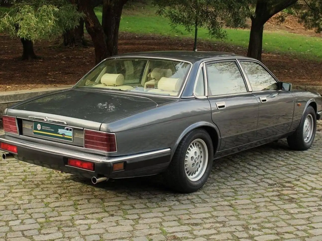 Jaguar XJ40 Sovereign 3.2, foto 11