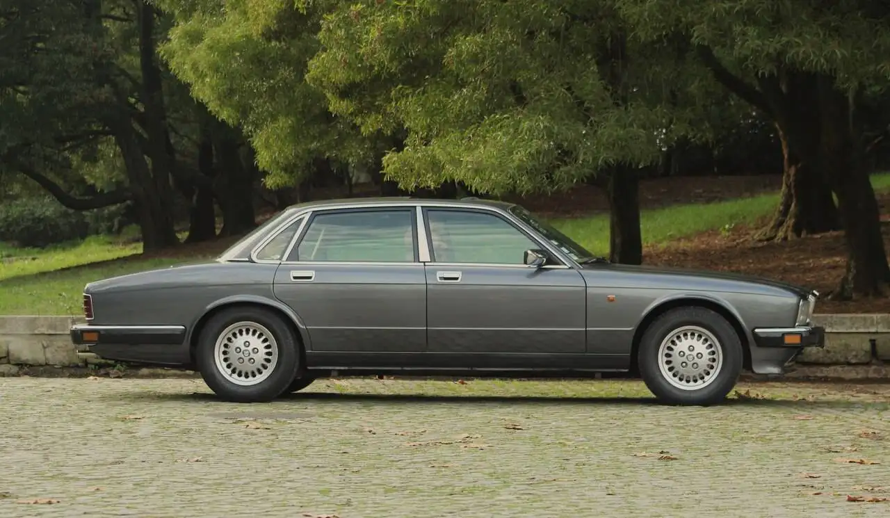 Jaguar XJ40 Sovereign 3.2, foto 10