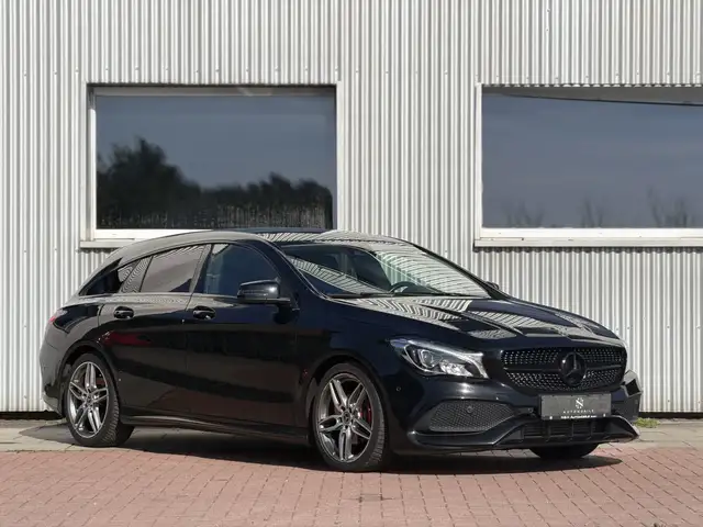 Mercedes-Benz CL CLA 180 AMG-Line*Panorama*Kamera*LED*PDC*AHK