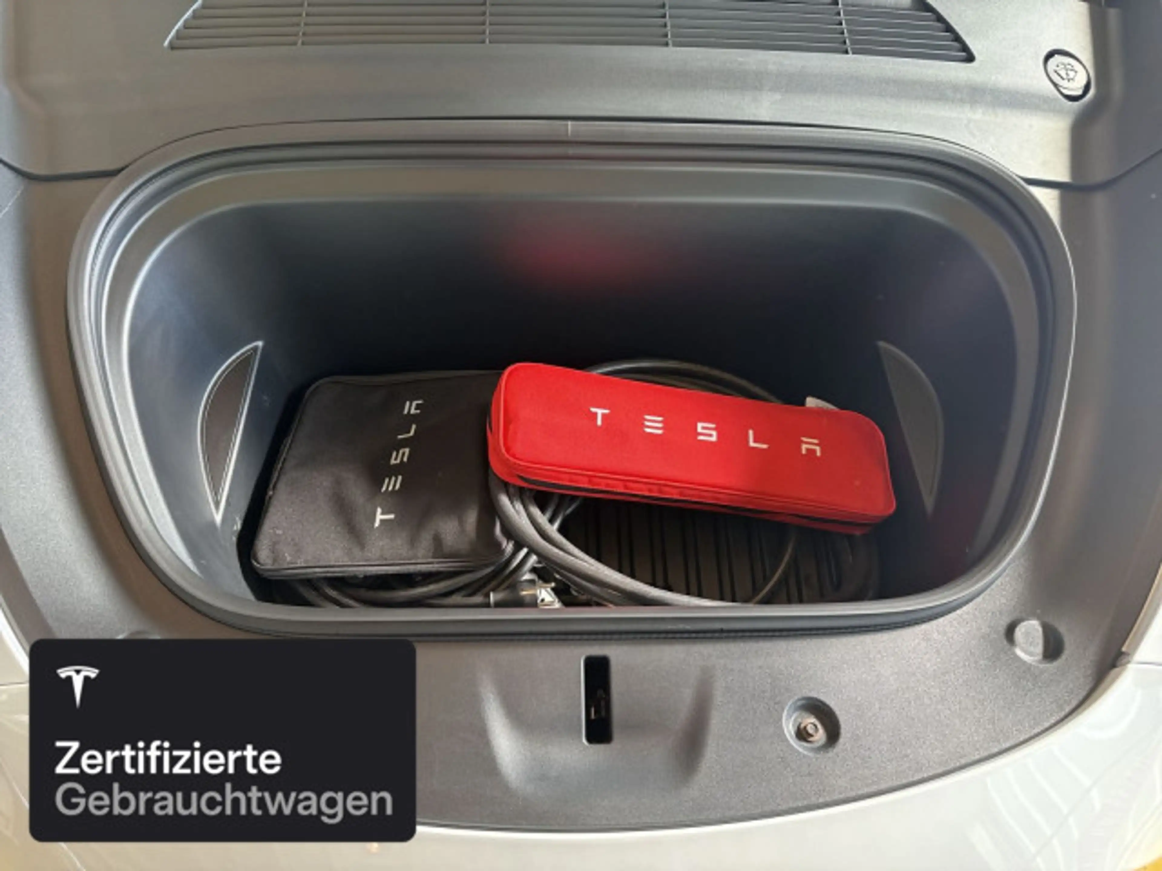 Tesla Model Y Rear-Wheel Drive — photo 8