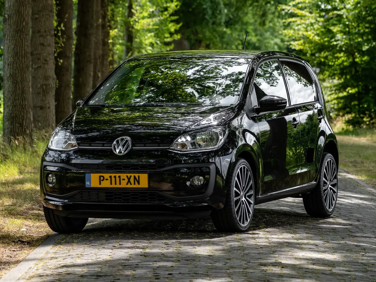 Volkswagen up! up! 1.0 Sound Up Edition Zwart - 2